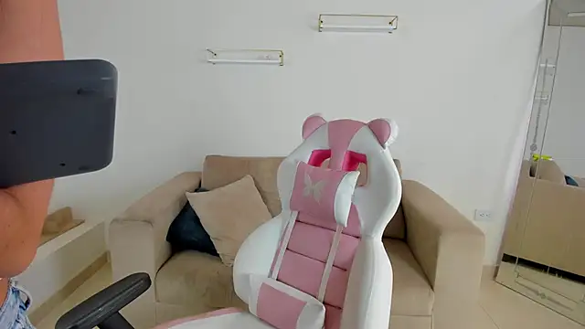 Charlotte cowell sub1  online show from 29, 10, 2025