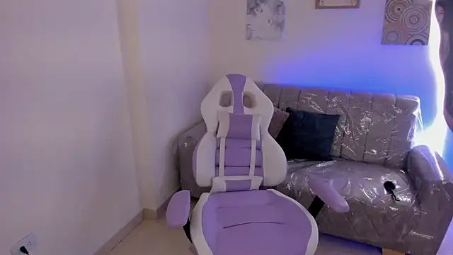 Charlotte cowell sub1  online show from 20, 9, 2025