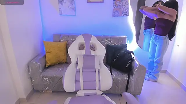 Charlotte cowell sub1  online show from 11, 11, 2025