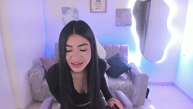 Charlotte cowell sub1  online show from 19, 12, 2025