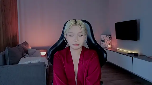 RileyMee online show from 7, 4, 2026