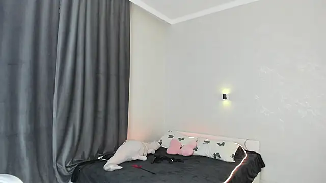 RileyMee online show from 6, 3, 2025