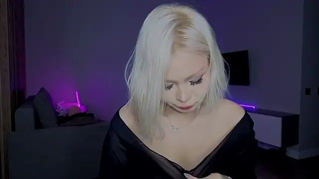 RileyMee online show from 25, 11, 2025