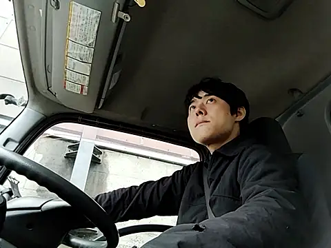 whitebriefboy online show from 18, 3, 2026