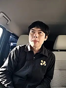 whitebriefboy online show from 2, 4, 2026