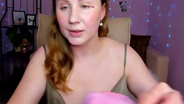 Helens love online show from 12, 3, 2025