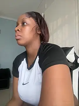 Snapshot of Candy_Love_18 chatting on 28, 11, 2025 Candy Love 18 online show from 28, 11, 2025