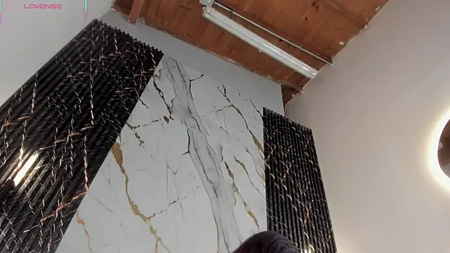 ebony hot1 online show from 14, 4, 2026