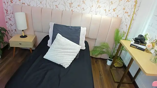 amber-hill online show from 16, 11, 2025