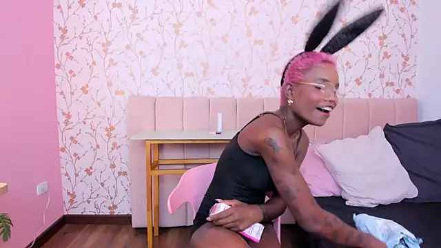 amber-hill online show from 4, 4, 2026