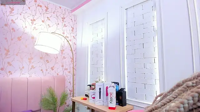 amber-hill online show from 4, 10, 2025