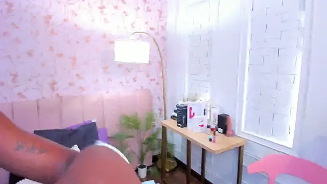 amber-hill online show from 12, 11, 2025