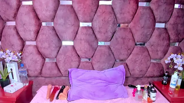 SaraLoveee  online show from 7, 3, 2025