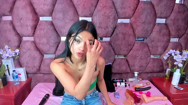 SaraLoveee  online show from 9, 3, 2025