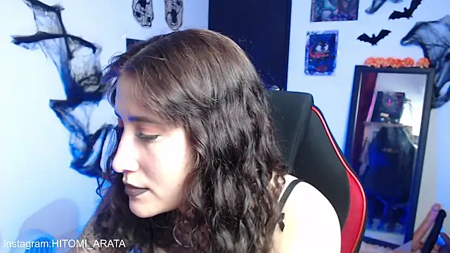 Snapshot of hitomi_arata chatting on 24, 11, 2025 hitomi arata online show from 24, 11, 2025