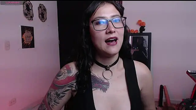 Snapshot of hitomi_arata chatting on 28, 9, 2025 hitomi arata online show from 28, 9, 2025