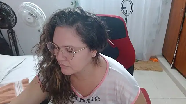 helenca43 online show from 1, 2, 2026