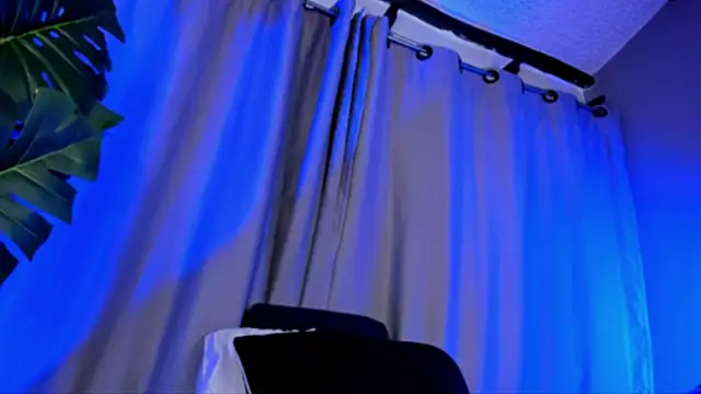 EviePhoenix online show from 7, 5, 2026
