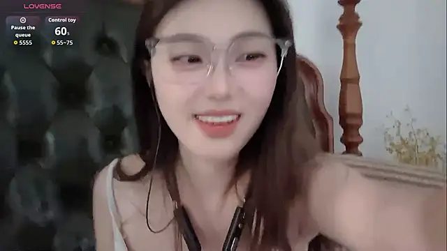 Snapshot of Sweet-Angel999 chatting on 12, 7, 2026 Sweet-Angel999 online show from 12, 7, 2026