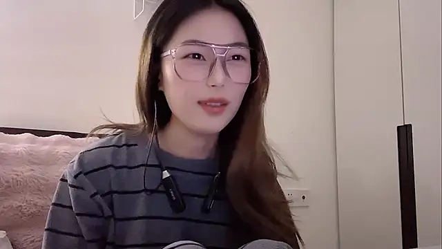 Snapshot of Sweet-Angel999 chatting on 18, 2, 2026 Sweet-Angel999 online show from 18, 2, 2026