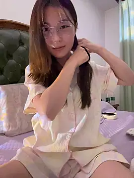 Snapshot of Sweet-Angel999 chatting on 8, 6, 2026 Sweet-Angel999 online show from 8, 6, 2026