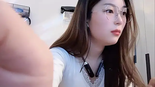 Sweet-Angel999 online show from 14, 1, 2026