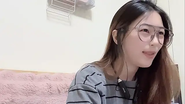 Snapshot of Sweet-Angel999 chatting on 20, 2, 2026 Sweet-Angel999 online show from 20, 2, 2026