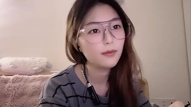 Snapshot of Sweet-Angel999 chatting on 7, 2, 2026 Sweet-Angel999 online show from 7, 2, 2026