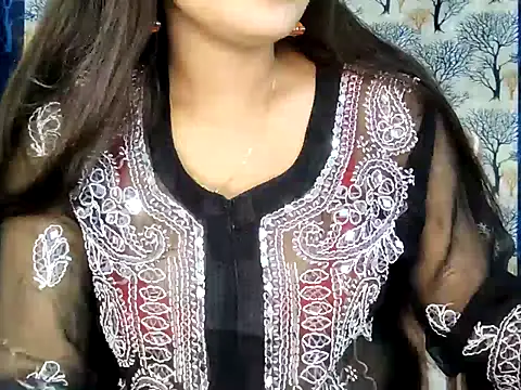 Snapshot of Aarvi_Arora chatting on 8, 11, 2025 Aarvi Arora online show from 8, 11, 2025