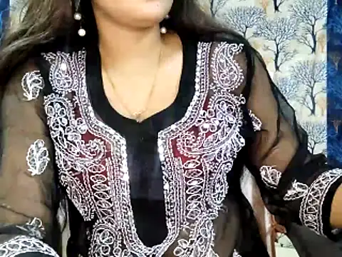 Snapshot of Aarvi_Arora chatting on 27, 11, 2025 Aarvi Arora online show from 27, 11, 2025