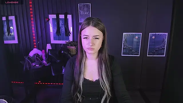 Lily Moonlight online show from 30, 1, 2025