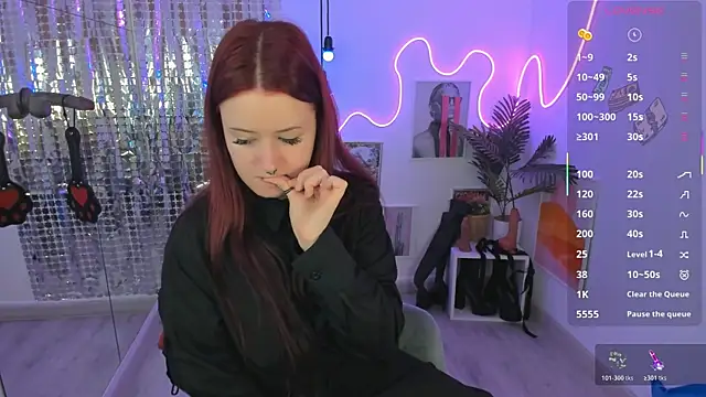 Lily Moonlight online show from 5, 4, 2026