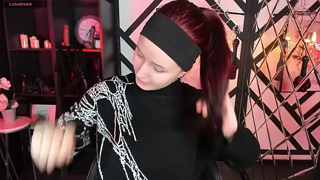 Lily Moonlight online show from 27, 2, 2026