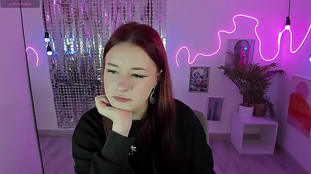 Lily Moonlight online show from 21, 9, 2025