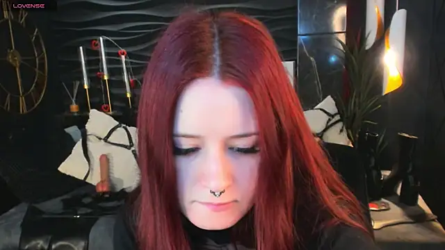 Lily Moonlight online show from 15, 4, 2026