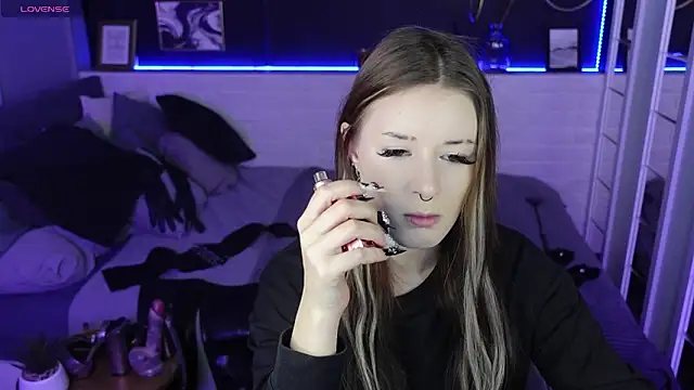 Lily Moonlight online show from 21, 3, 2025