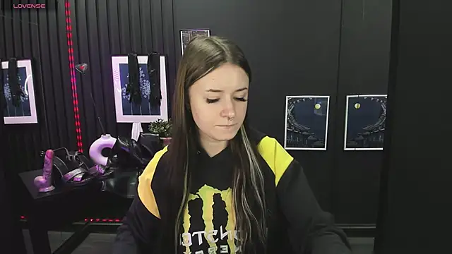 Lily Moonlight online show from 16, 2, 2025