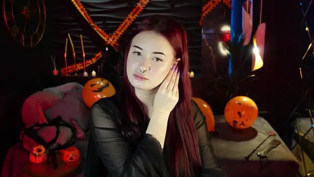 Lily Moonlight online show from 29, 10, 2025