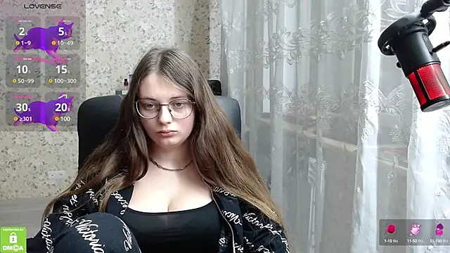 Nana Hot online show from 10, 2, 2025