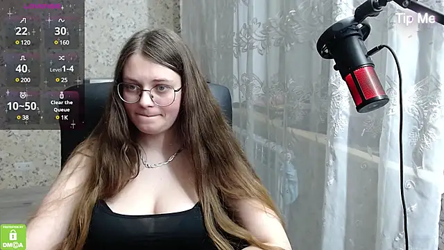 Nana Hot online show from 6, 3, 2025