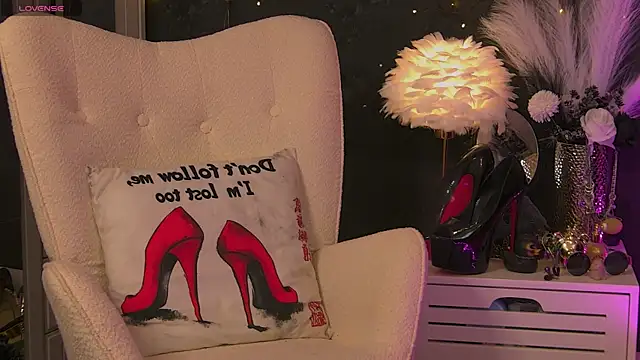 ZoeMesmerize online show from 12, 9, 2025