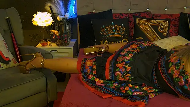ZoeMesmerize online show from 25, 6, 2026