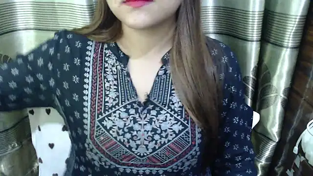 Snapshot of queen_angelina chatting on 8, 3, 2026 queen angelina online show from 8, 3, 2026