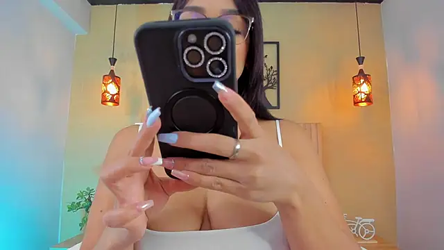 Snapshot of CamilleLynn chatting on 11, 3, 2025 CamilleLynn online show from 11, 3, 2025