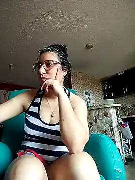 Snapshot of Im_Alma_ chatting on 13, 11, 2025 Im Alma online show from 13, 11, 2025