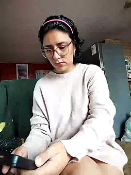 Snapshot of Im_Alma_ chatting on 12, 3, 2025 Im Alma online show from 12, 3, 2025