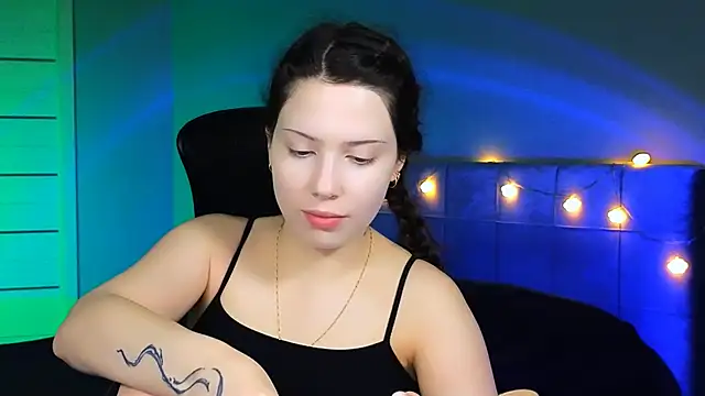 Stacy Gonzales  online show from 4, 2, 2025