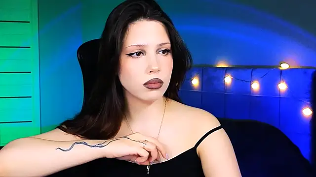 Stacy Gonzales  online show from 28, 2, 2025