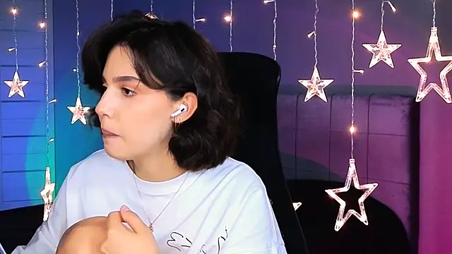 Stacy Gonzales  online show from 30, 9, 2025