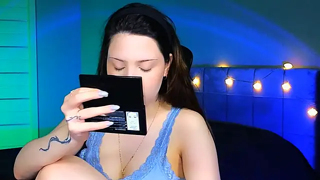 Stacy Gonzales  online show from 11, 3, 2025